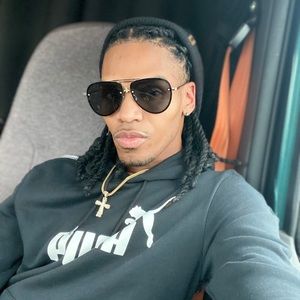 Meet your Posher, Gregory